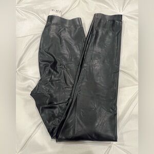 NWT HUE NAVY FAUX LEGGINGS